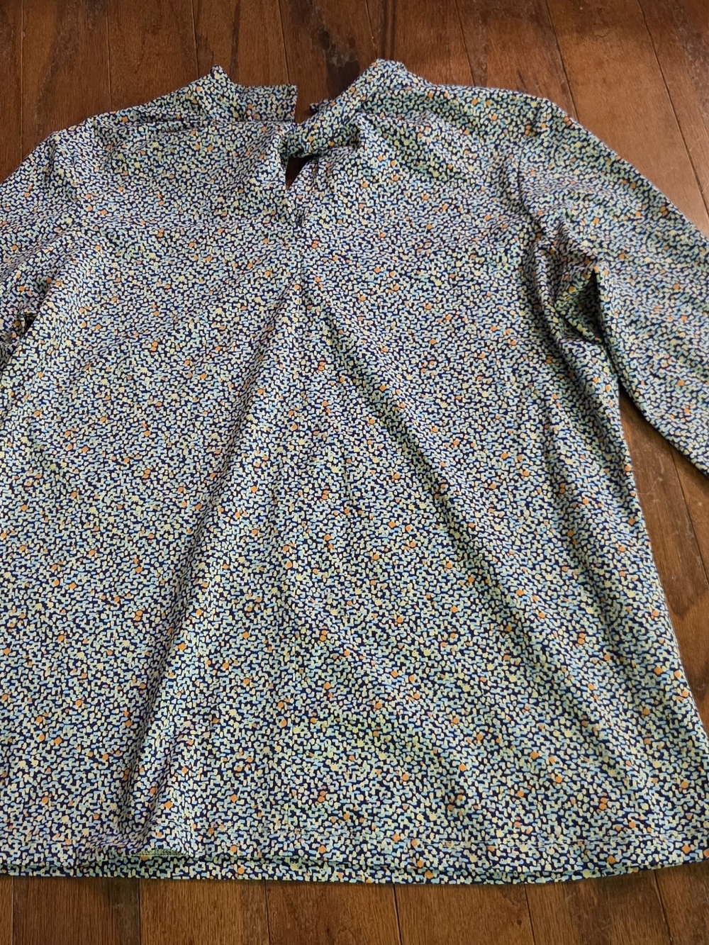 J.McLaughlin Medium Patterned Keyhole Blouse